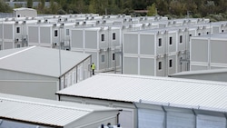 Umstrittenes Projekt: In Albanien hat Italien zwei Asylzentren errichtet. (Bild: ADNAN BECI / AFP / picturedesk.com)