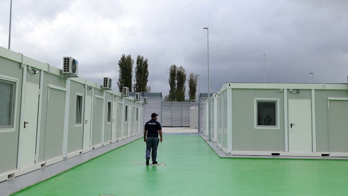 Das italienische Abschiebezentrum in Albanien