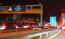 Frühabendliches Chaos am Sonntag auf der A13 zwischen Brenner und der Luegbrücke. Glückwunsch ...