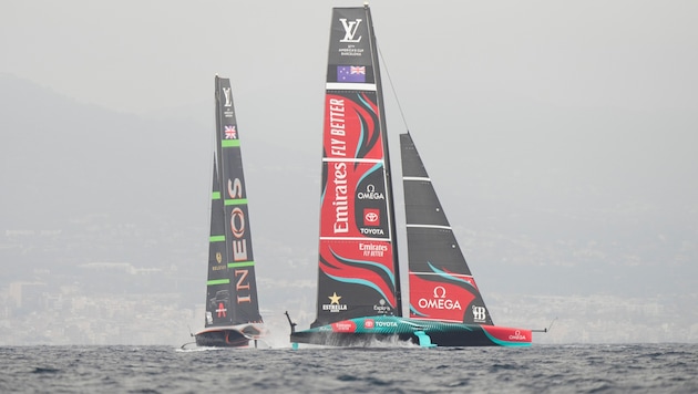 New Zealand also wins the fourth race of the America's Cup. (Bild: AP/Bernat Armangue)