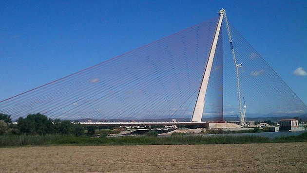 Von dieser Brücke, der Puente de Castilla-La Mancha, stürzte der Brite in den Tod. (Bild: Wikipedia/Nyeke (CC BY-SA 4.0))