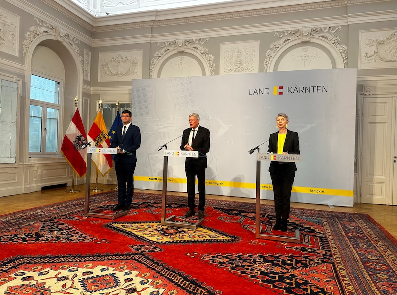 Deputy Governor Martin Gruber (ÖVP), Governor Peter Kaiser (SPÖ) and Finance Officer Gaby Schaunig (SPÖ) after the government meeting (Bild: Steiner Clara Milena)