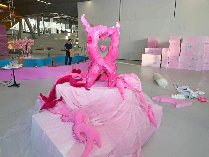 In der Landesgalerie finden gerade die letzten Vorbereitungen für die Vernissage am Freitag ...