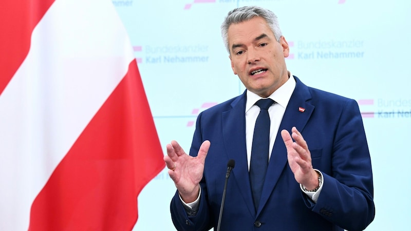 ÖVP leader Karl Nehammer has given Herbert Kickl a clear rejection. (Bild: APA/HELMUT FOHRINGER)