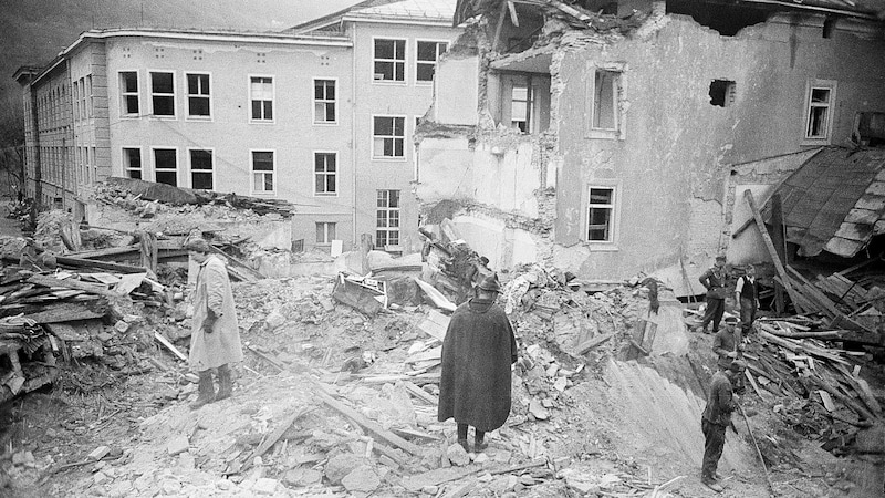 Etliche Gebäude wurden zerstört, viele wurden obdachlos. (Bild: Stadt:Salzburg)