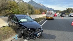 Im Wagen wurden die Airbags ausgelöst. (Bild: zoom.tirol)