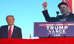 Elon Musk (rechts) bei einer Wahlkampfveranstaltung von Donald Trump