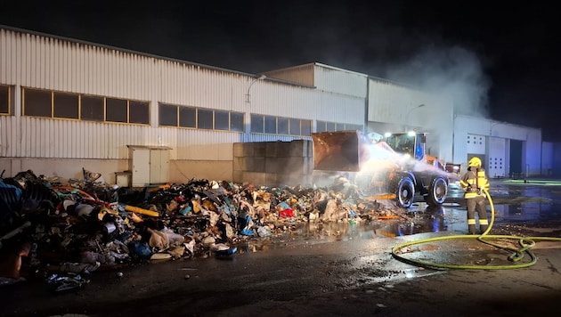 Brand in einem Recyclingunternehmen bei Bruck an der Mur. (Bild: Stadt Bruck an der Mur)