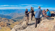 Das Filmteam beim Drehen einer Interview-Szene auf dem Gipfel des Mount Korab. (Bild: Wallner Hannes)