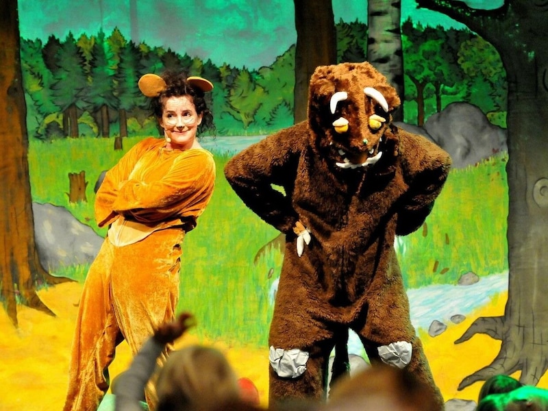 "Der Grüffelo", based on the popular children's book by Julia Donaldson &amp; Axel Scheffler, is coming to the Ebensee cinema for theater enthusiasts aged 3 to 103. You can join in the acting and singing.Cost: 10 euros Date: Sunday, October 20, 4 p.m. Infolink: www.kupfticket.com (Bild: Leo Kral/TheaterTipTap)