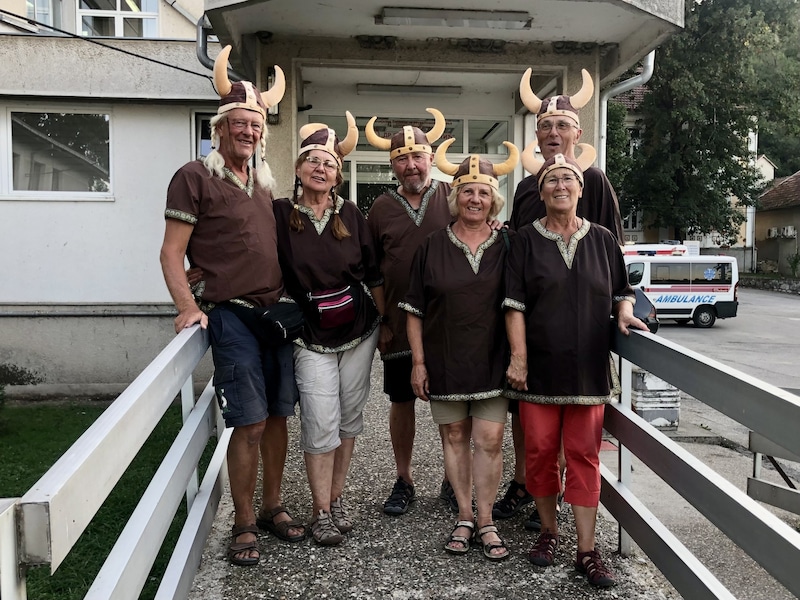 The six of them set off on a new adventure. Far left: Reinhard Sovinz. (Bild: Reinhard Sovinz)