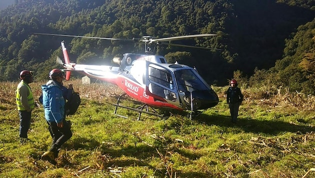 A Nepalese mountain rescue helicopter on the Dhaulagiri in the Himalayas (Bild: APA/AFP)