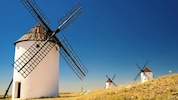 Die Windmühlen von Campo de Criptana sollen als Vorlage für die Abenteuer von Don Quijote ...