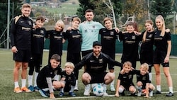 Kevin Stöger kam nach dem Länderspiel-Doppel in Linz zum Fußball-Kindercamp nach Going. (Bild: skylinemedien)