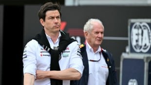 Toto Wolff (links) will sich auf seine Piloten konzentrieren. (Bild: AFP/APA/ANDREJ ISAKOVIC)