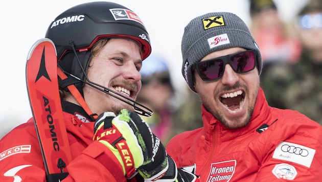 Manuel Feller (links) ist überzeugt, dass Marcel Hirscher (rechts) immer noch Rennen gewinnen kann.  (Bild: AP ( via APA) Austria Presse Agentur/APA/KEYSTONE/JEAN-CHRISTOPHE BOTT)