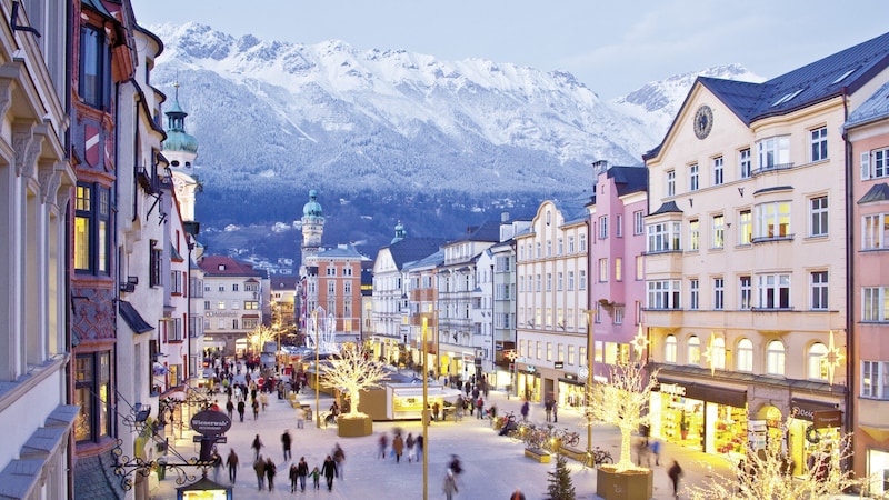 Christmas market in Maria-Theresien-Straße (Bild: © Innsbruck Tourismus / Christof Lackner)