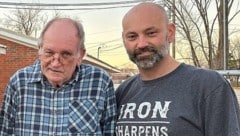 Papa Robert und Sohn Charles (r.) (Bild: Dignity Memorial)