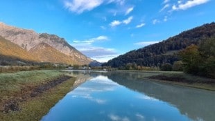 Die Ausgleichsbecken sind natürlich von Menschenhand angelegt und sind nun schon lange Ziel vieler Spaziergänger und Jogger, die dort ihre entspannten Runden drehen. (Bild: Rubina Bergauer)