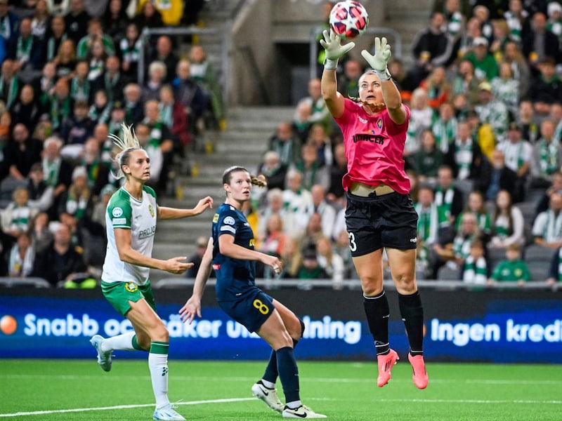 Goalkeeper Carina Schlüter produced some brilliant saves against City. (Bild: EPA)