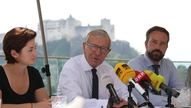 Marlene Svazek, Wilfried Haslauer and Stefan Schnöll are taking on a lot of debt with the new state budget (Bild: Tröster Andreas)