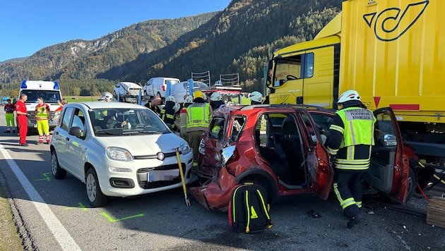 Mehrere Personen wurden verletzt. (Bild: zoom.tirol, Krone KREATIV)