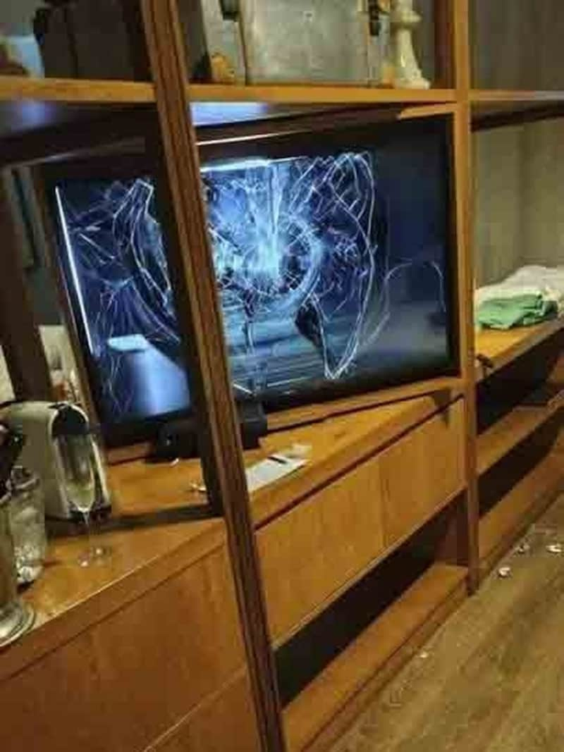 The television in Liam Payne's suite was completely smashed. (Bild: Photo Press Service/Krone KREATIV)