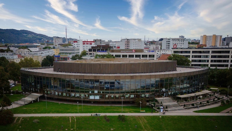 Das Linzer Brucknerhaus steht seit Monaten im Blickpunkt der Öffentlichkeit. Die Affäre in dem Haus kostete dem Linzer Bürgermeister sogar sein Amt.  (Bild: Pressefoto Scharinger © Daniel Scharinger)