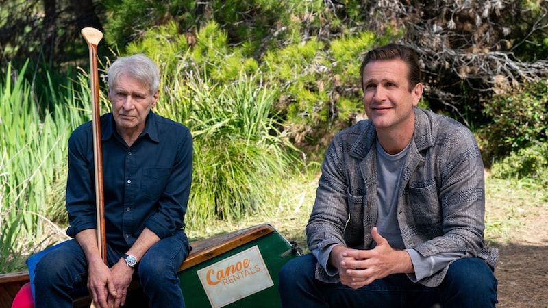 Ein perfektes, ungleiches TV-Paar: Harrison Ford und Jason Segel. (Bild: Apple)