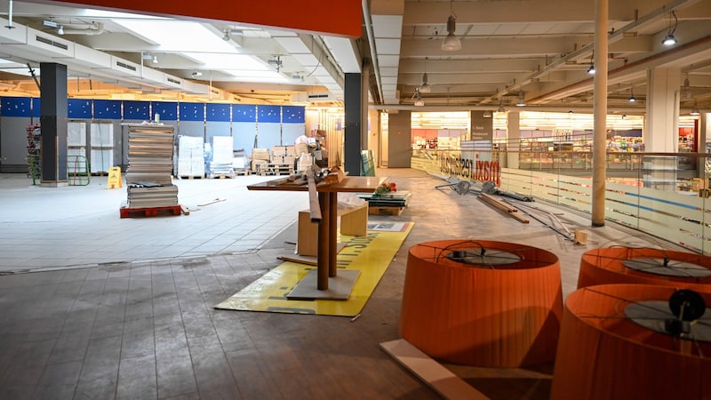 Much of the second floor of the store is already unrecognizable: Some areas are closed off. (Bild: Wenzel Markus)