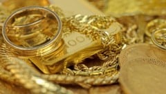 Die Zinsen fallen, glänzend hingegen sind die rekordhohen Goldpreise. Und das dürfte auch so bleiben. (Bild: stock.adobe.com/M. Schuppich - stock.adobe.com)