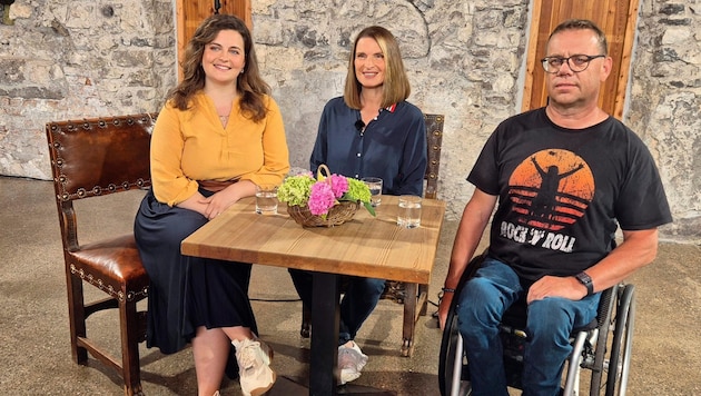 Barbara Stöckl meets Ronja Forcher and Urban Oberthanner on Ehrenberg on Saturday. (Bild: RollOn Austria)