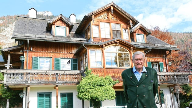 Hannes Androsch in front of his country house in Altaussee (Bild: Jauschowetz Christian/Christian Jauschowetz)