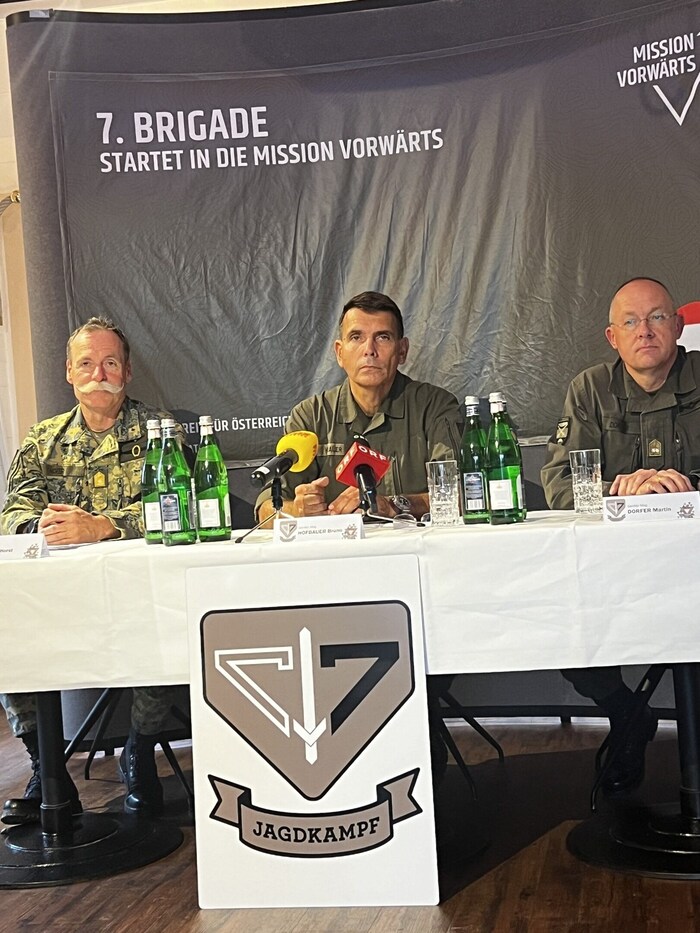 Commander of the "Seventh" Brigadier Horst Hofer, the Deputy Chief of the General Staff Major ...