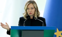 Giorgia Meloni will noch die Reaktion der Landwirte auf die zugesagten Schutzklauseln abwarten. ...