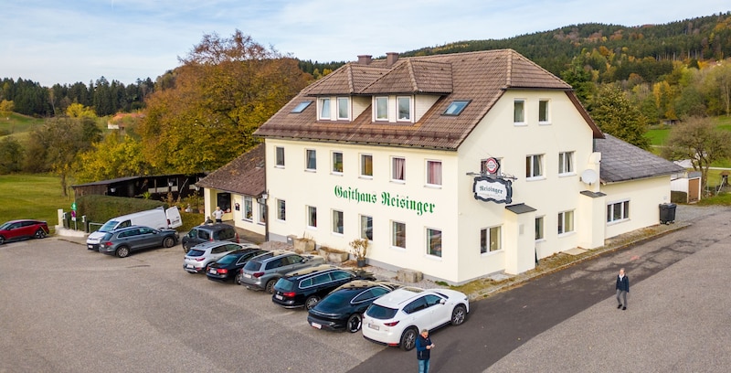 Im November des Vorjahres sorgte die Linzer Wut-Wirtin für eine Wiedereröffnung des Traditionsgasthauses Reisinger in Lichtenberg. (Bild: Horst Einöder/Flashpictures)