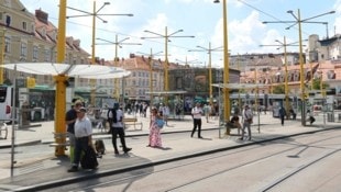 Am Grazer Jakominiplatz soll das Mädchen ein Blutbad geplant haben. (Bild: Jauschowetz Christian/Christian Jauschowetz)