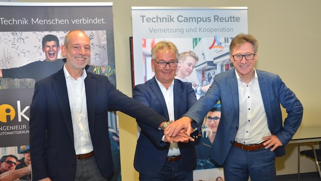 The triumvirate of Christian Strigl (WK chairman), Franz Pohler (IKA director) and Werner Hohenrainer (HTL director) (from left) will move even closer together. (Bild: Daum Hubert)