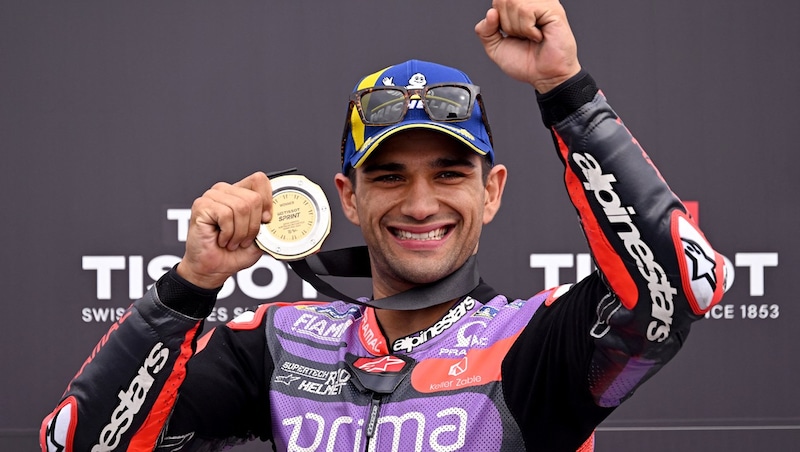 Jorge Martin had every reason to smile and celebrate. (Bild: AFP/APA/William WEST)