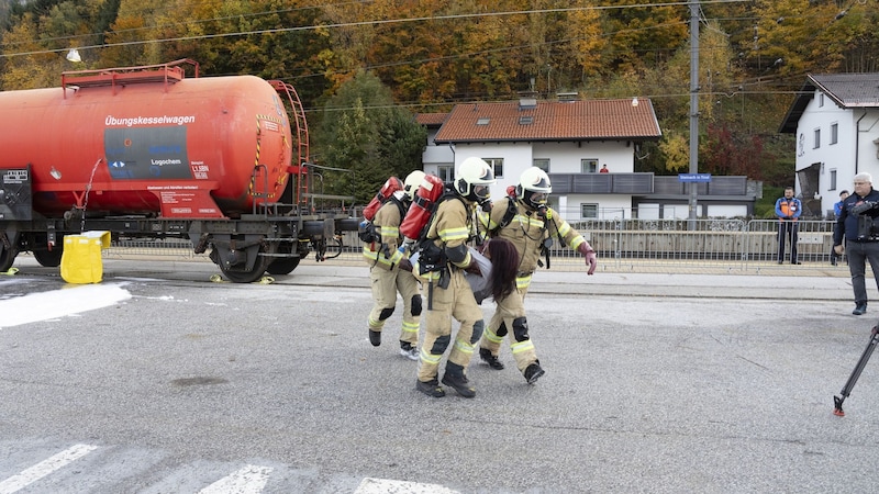 The removal of injured persons was also part of EUREX.24 - here at Steinach am Brenner station. (Bild: Land Tirol/Die Fotografen)