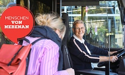 Strahlend hinter dem Steuer: Für Buslenkerin Catherine Lehninger ist Freundlichkeit keine ...