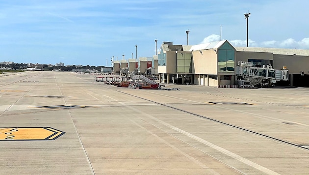 Der gefährliche Zwischenfall hat sich am Flughafen von Palma de Mallorca ereignet. (Bild: stock.adobe.com/Tatiana Cahill)