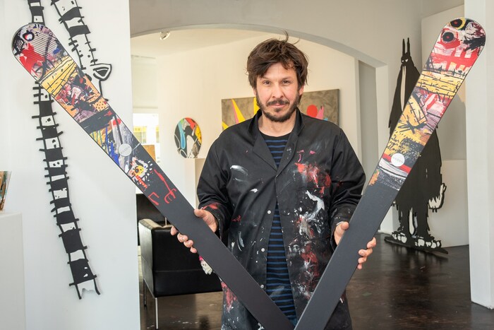 He is currently embellishing skis from the Haiden company in Hafning with his colorful graphics.