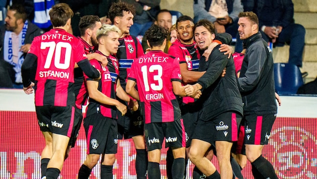 The Bregenz players celebrated the late equalizer at the FAC. (Bild: GEPA pictures)