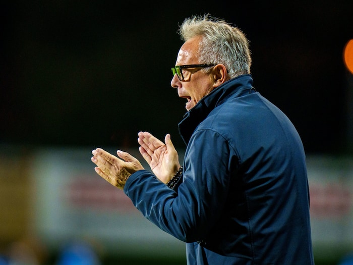 SW-Trainer Regi van Acker rechnet sich Chancen in Ried aus.