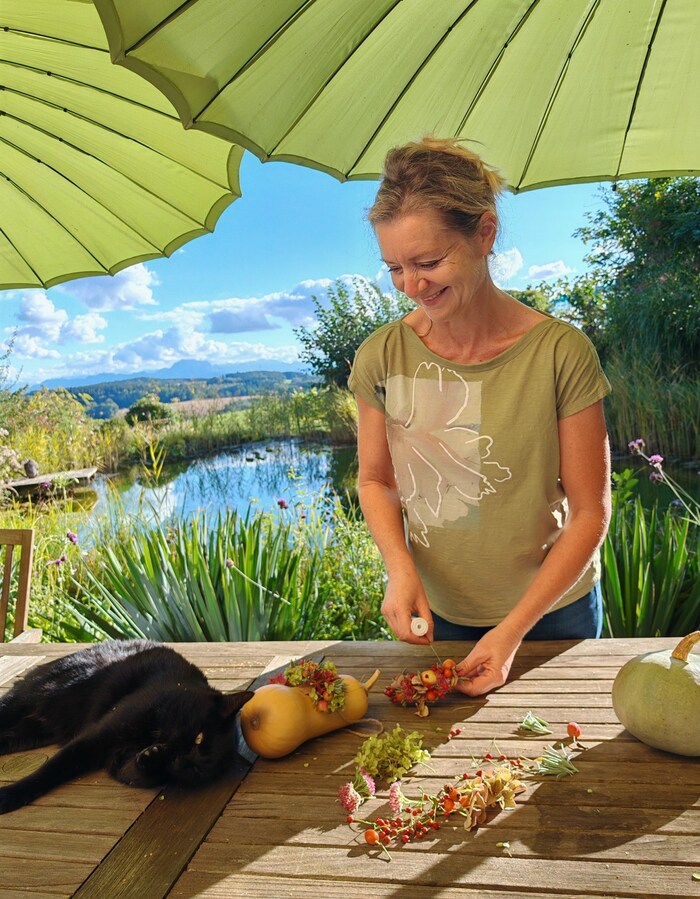 Patrizia Haslinger is supported by her cat Paulchen