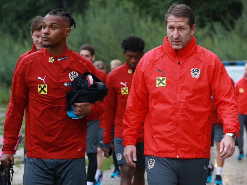 Valentino Lazaro with the then ÖFB team manager Franco Foda (Bild: GEPA)