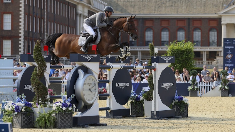 Die Stute „Just Be Gentle“, hier bei einem Turnier in London, steht im Besitz des Finanzjongleurs René Benko. (Bild: Longines Global Champions Tour/Ljuba Buzzola)