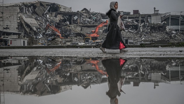 Tausende Menschen sind gestorben oder haben ihre Existenz verloren. (Bild: AFP/Ozan KOSE)