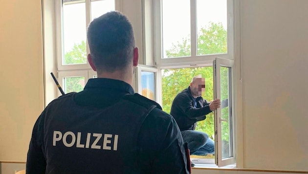 The police carried out the "negotiator training" in the Krumpendorf police barracks (Bild: Kerstin Wassermann)